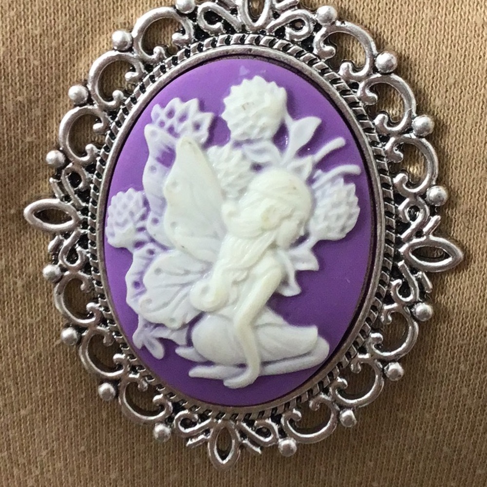 Fairy Girl Vintage Look Purple Metal Cameo on 24” Silver Stainless Chain. NWT